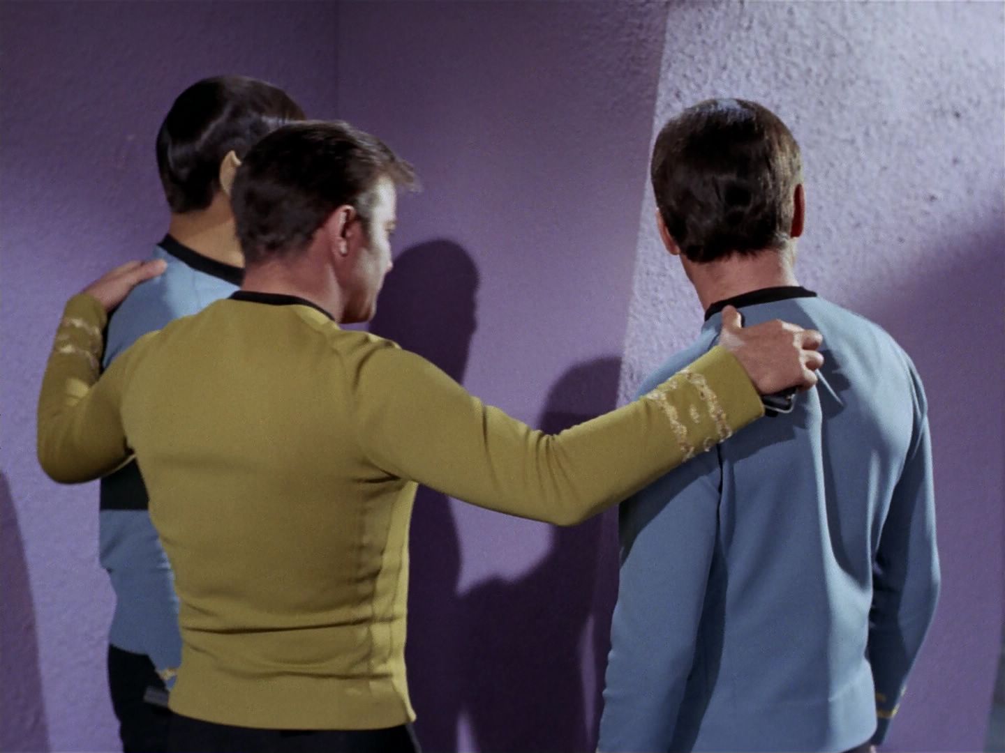 ariane179254_StarTrek_3x23_AllOurYesterdays_3340.jpg