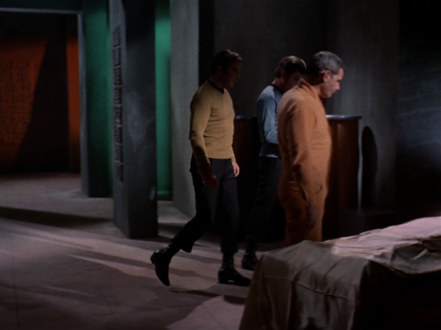 ariane179254_StarTrek_3x24-TurnaboutIntruder_0023.jpg