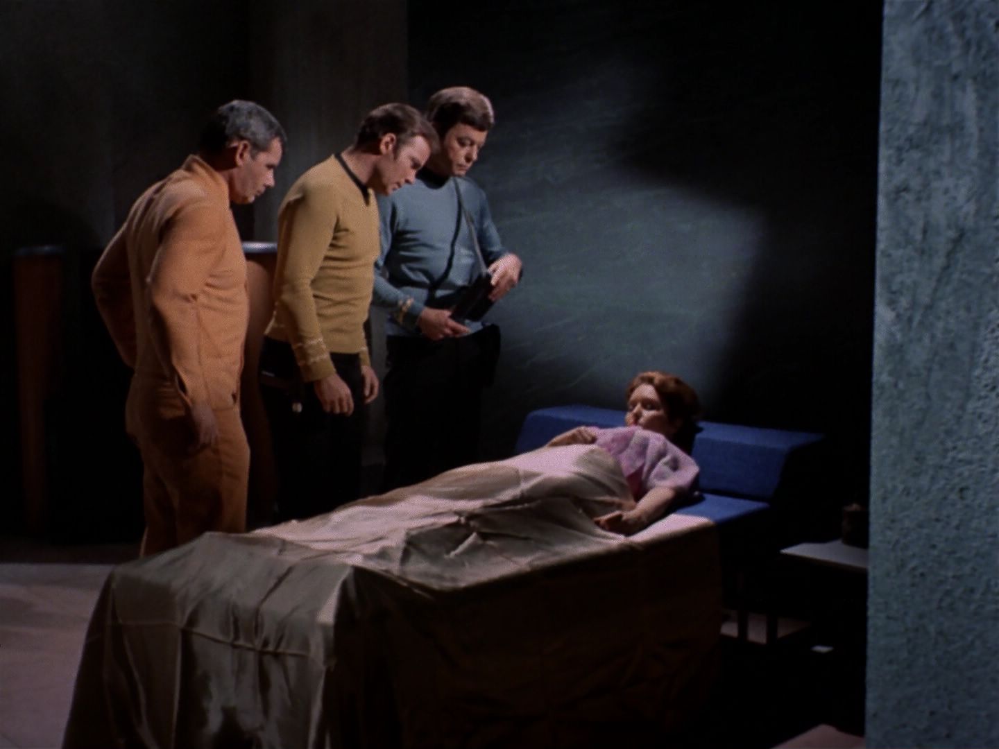 ariane179254_StarTrek_3x24-TurnaboutIntruder_0027.jpg