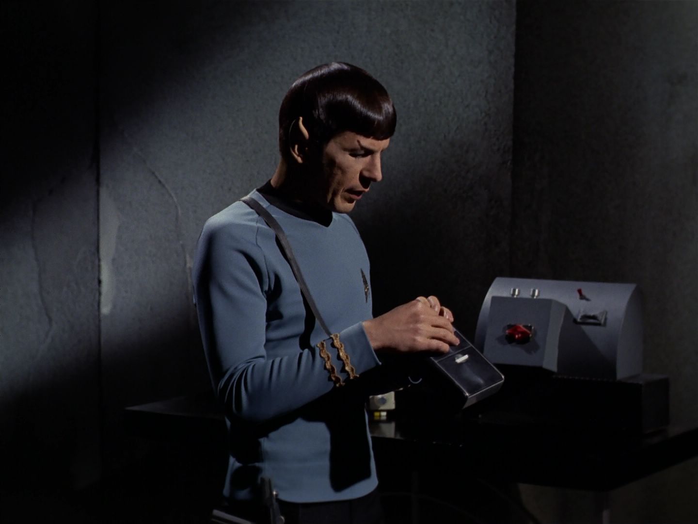 ariane179254_StarTrek_3x24-TurnaboutIntruder_0065.jpg