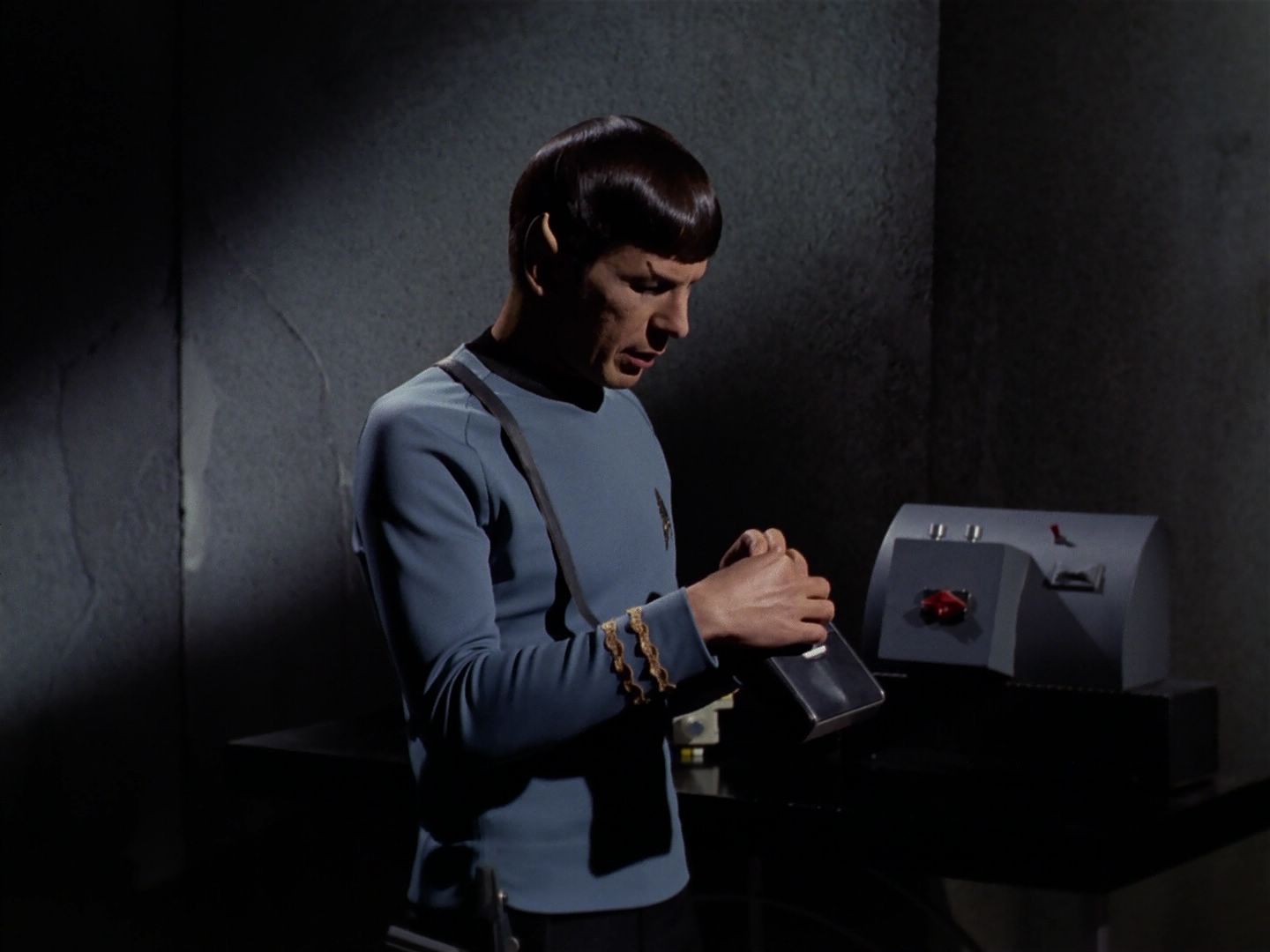 ariane179254_StarTrek_3x24-TurnaboutIntruder_0066.jpg